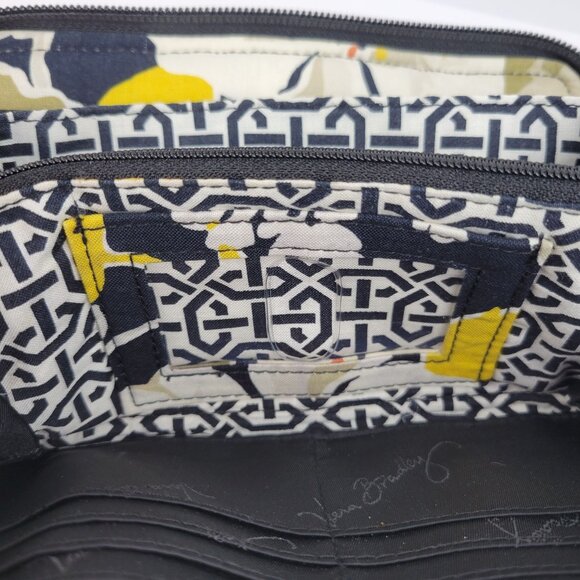Vera Bradley Dogwood Print Floral Quilted Wallet With Zipper Closure - Picture 7 of 11